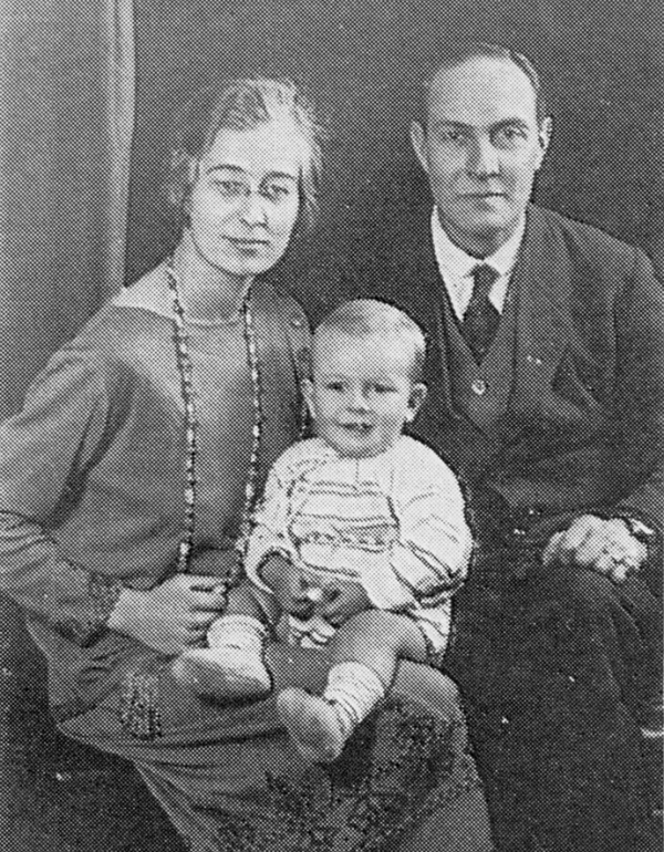 Dr Miall-Smith and family Dr Miall-Smith and family