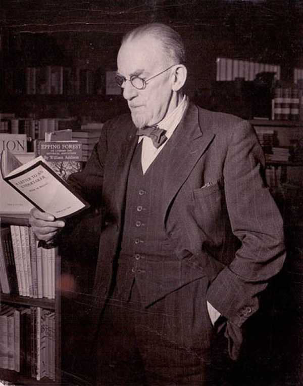 Langdon Davies - Buyer at Welwyn Stores Bookshop Langdon Davies - Buyer at Welwyn Stores Bookshop